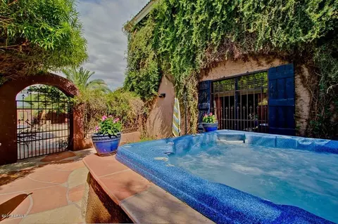 561 S Peppertree Dr, Gilbert, AZ 85296 photo 9