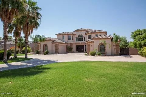 2815 E Dennisport Ct, Gilbert, AZ 85295 photo 2