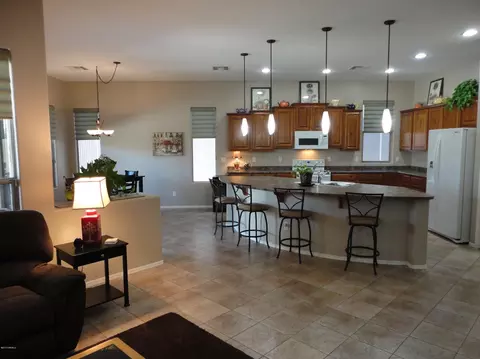 4058 E Carob Dr, Gilbert, AZ 85298 photo 3