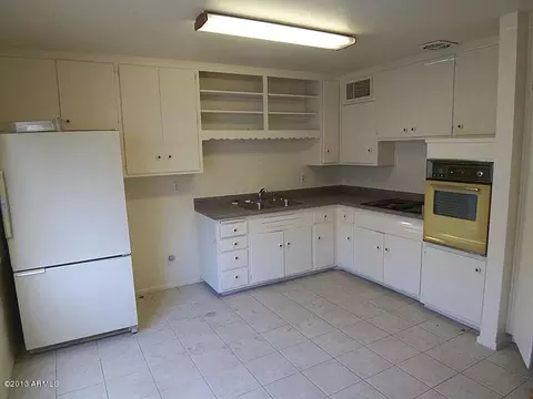 6201 N 35th Dr, Phoenix, AZ 85019 photo 4