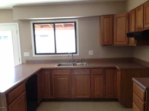 604 E Strahan Dr, Tempe, AZ 85283 photo 5