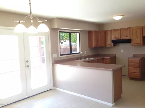604 E Strahan Dr, Tempe, AZ 85283 photo 1