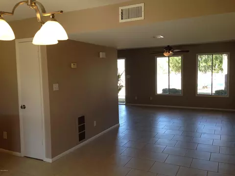 604 E Strahan Dr, Tempe, AZ 85283 photo 4