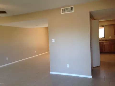 604 E Strahan Dr, Tempe, AZ 85283 photo 3