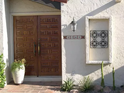 1241 E Palacio Dr, Phoenix, AZ 85014 photo 2