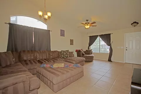 912 E Harwell Rd, Phoenix, AZ 85042 photo 3