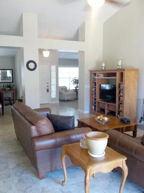 3915 E Lavender Ln, Phoenix, AZ 85044 photo 5