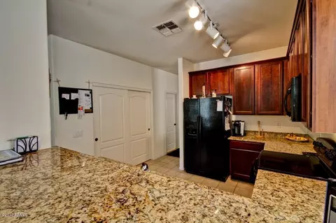 10041 E Impala Ave, Mesa, AZ 85209 photo 9