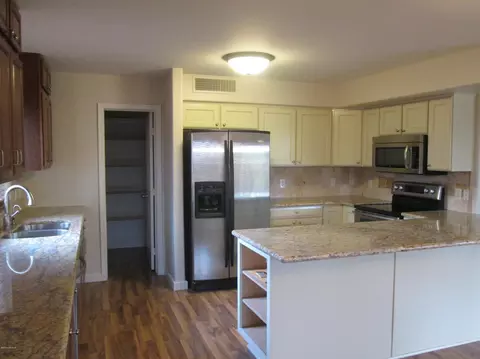 2724 E Del Rio St, Gilbert, AZ 85295 photo 11