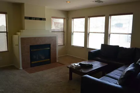 121 E Milada Dr, Phoenix, AZ 85042 photo 4
