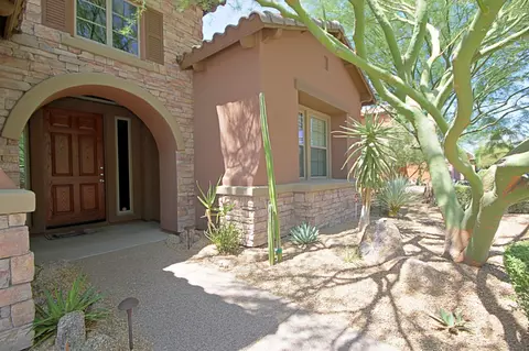 3665 E Adobe Dr, Phoenix, AZ 85050 photo 2