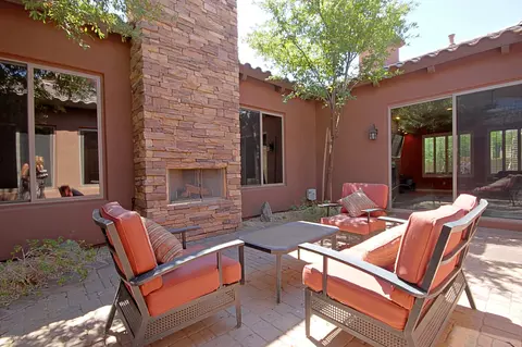3665 E Adobe Dr, Phoenix, AZ 85050 photo 5
