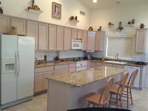 1928 Everett Dr, Phoenix, AZ 85022 photo 3