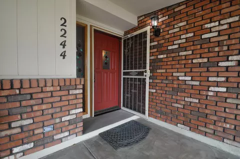 2244 E Jacaranda St, Mesa, AZ 85213 photo 3