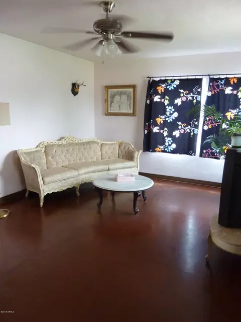 922 E Amelia Ave, Phoenix, AZ 85014 photo 4