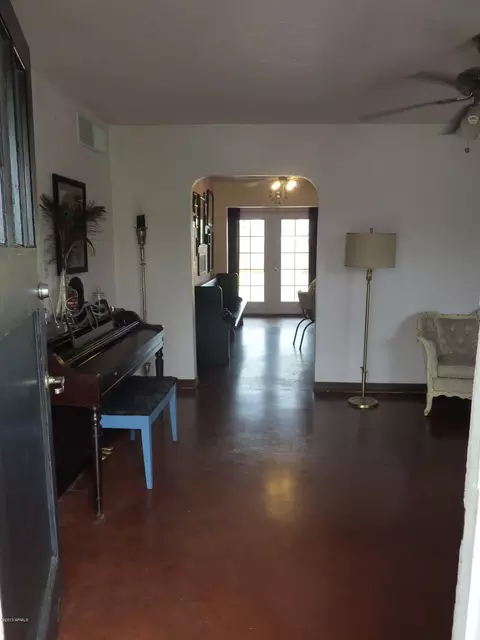922 E Amelia Ave, Phoenix, AZ 85014 photo 6