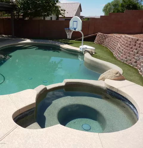 910 E Montoya Ln, Phoenix, AZ 85024 photo 1