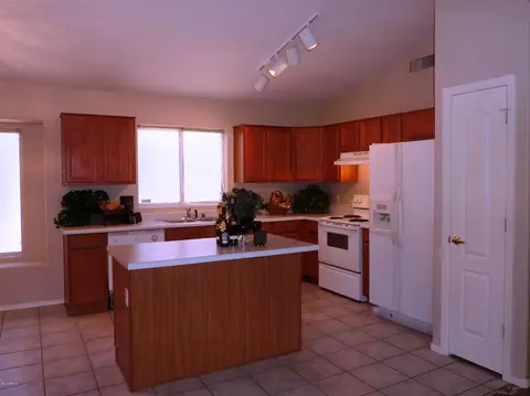 910 E Montoya Ln, Phoenix, AZ 85024 photo 11