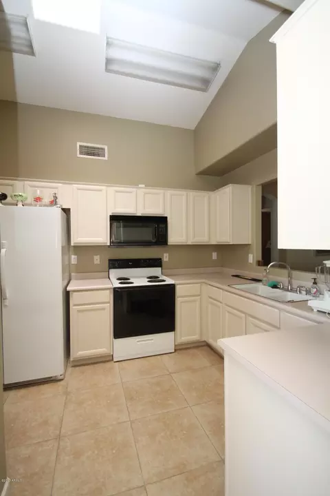 2304 E Kelton Ln, Phoenix, AZ 85022 photo 12