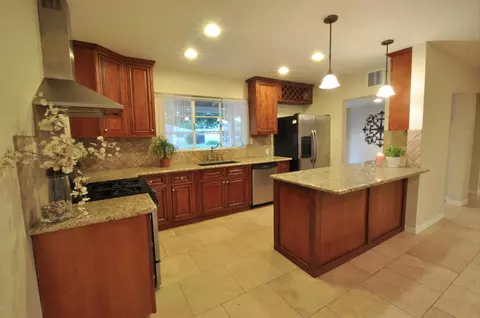 4021 Earll Dr, Phoenix, AZ 85018 photo 9