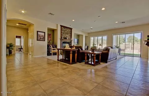 3760 E Ravenswood Dr, Gilbert, AZ 85298 photo 9