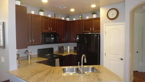 1320 S Owl Dr, Gilbert, AZ 85296 photo 3
