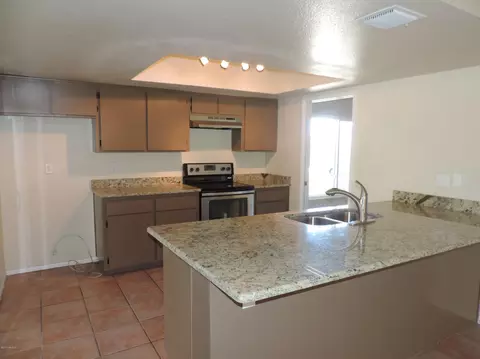 5210 E Tunder Cir, Phoenix, AZ 85044 photo 5