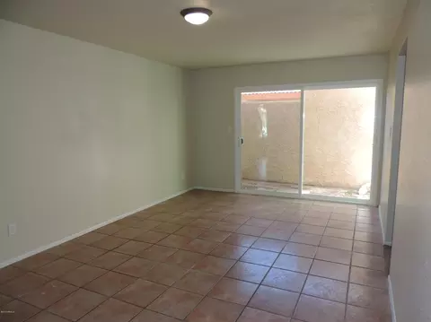5210 E Tunder Cir, Phoenix, AZ 85044 photo 9