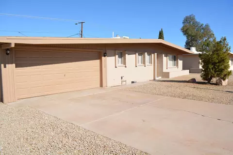 3750 E Shaw Butte Dr, Phoenix, AZ 85028 photo 1