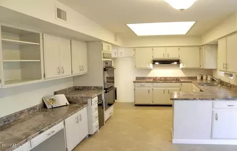 1020 E Orangewood Ave, Phoenix, AZ 85020 photo 4