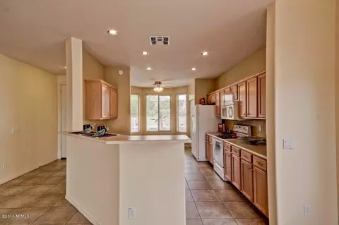 1709 S Cole Dr, Gilbert, AZ 85295 photo 6