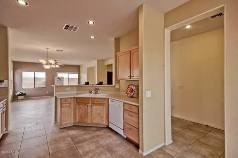 1709 S Cole Dr, Gilbert, AZ 85295 photo 5