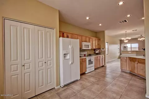 1709 S Cole Dr, Gilbert, AZ 85295 photo 8