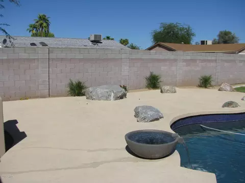 4046 E Hearn Rd, Phoenix, AZ 85032 photo 4