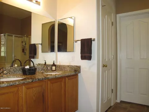 240 E Betsy Ct, Gilbert, AZ 85296 photo 13
