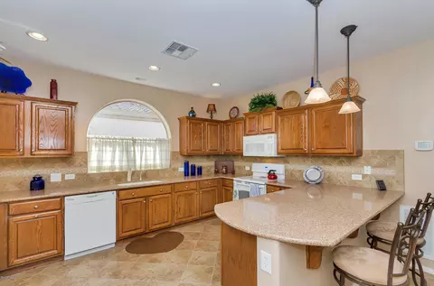 4427 E Carob Dr, Gilbert, AZ 85298 photo 8