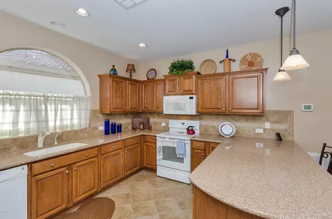 4427 E Carob Dr, Gilbert, AZ 85298 photo 9