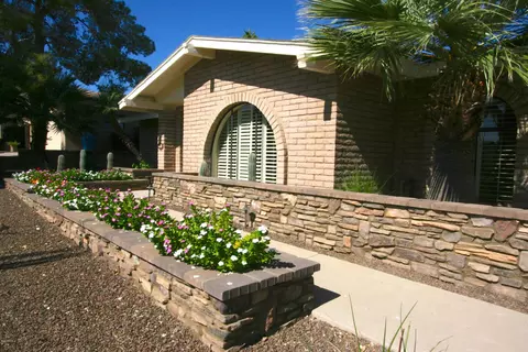 2422 E Cinnabar Ave, Phoenix, AZ 85028 photo 1