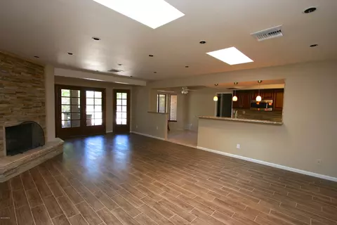 2422 E Cinnabar Ave, Phoenix, AZ 85028 photo 4