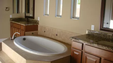 3216 E Branham Ln, Phoenix, AZ 85042 photo 3