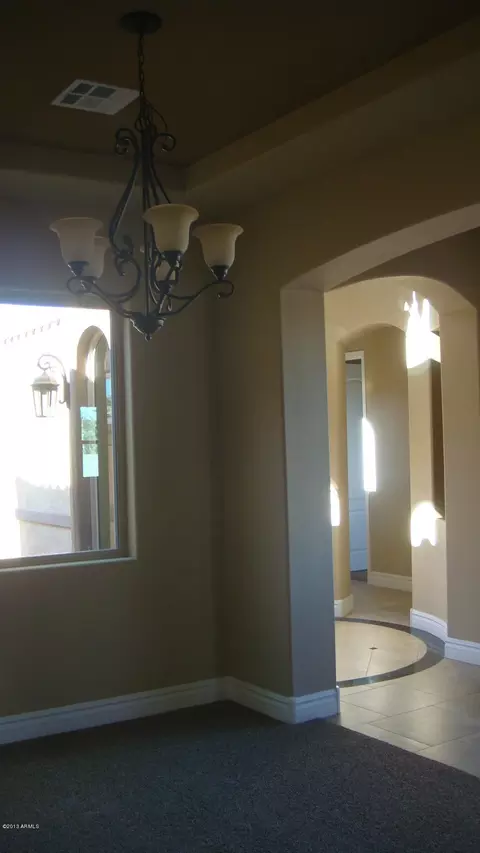 3216 E Branham Ln, Phoenix, AZ 85042 photo 9