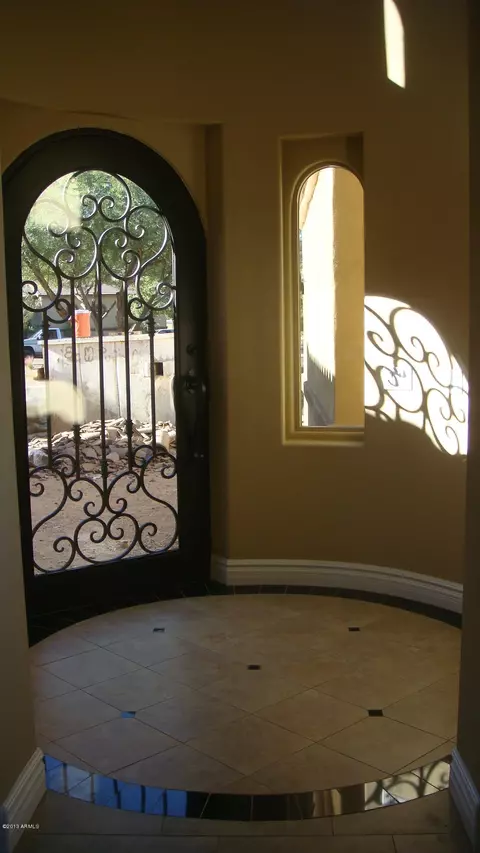 3216 E Branham Ln, Phoenix, AZ 85042 photo 5