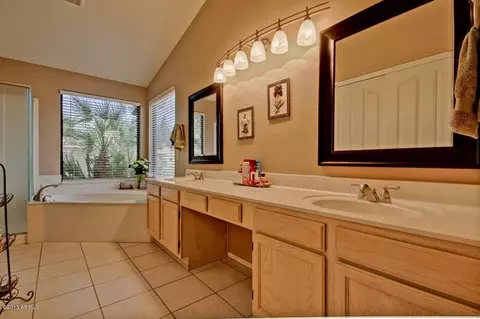 1138 W Iris Dr, Gilbert, AZ 85233 photo 18