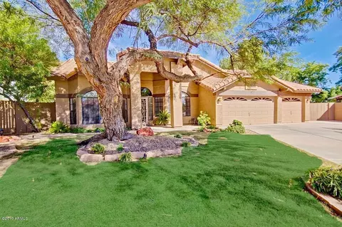 1138 W Iris Dr, Gilbert, AZ 85233 photo 3