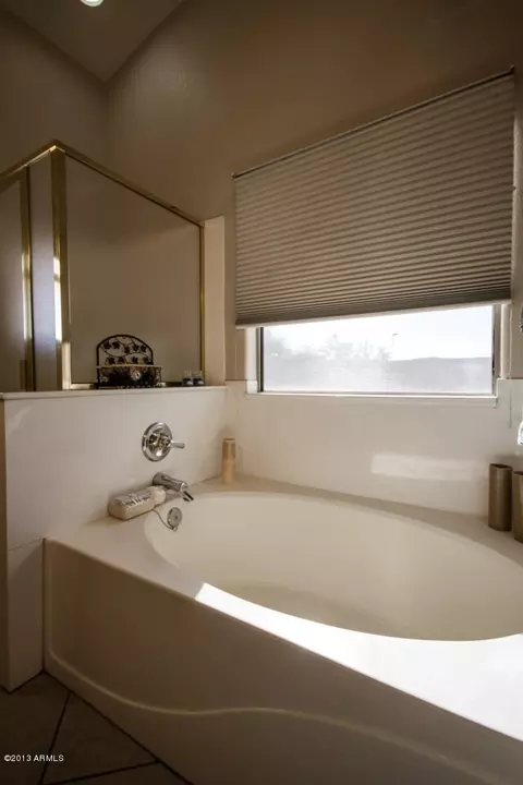 2267 E Mariposa Grande --, Phoenix, AZ 85024 photo 19
