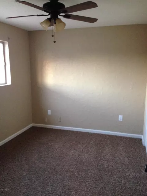 711 E South Mountain Ave, Phoenix, AZ 85042 photo 2