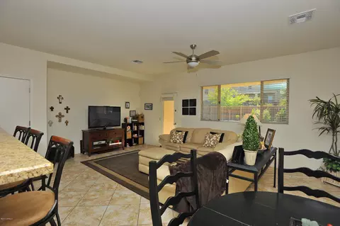 3845 E Branham Ln, Phoenix, AZ 85042 photo 10