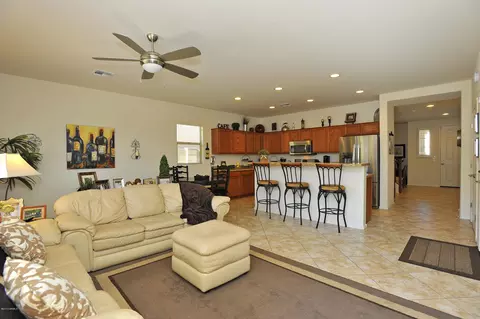3845 E Branham Ln, Phoenix, AZ 85042 photo 13