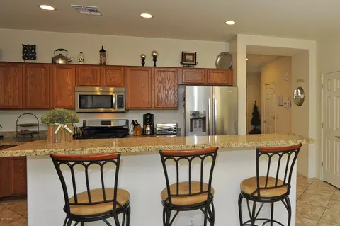 3845 E Branham Ln, Phoenix, AZ 85042 photo 9