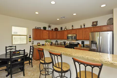 3845 E Branham Ln, Phoenix, AZ 85042 photo 7